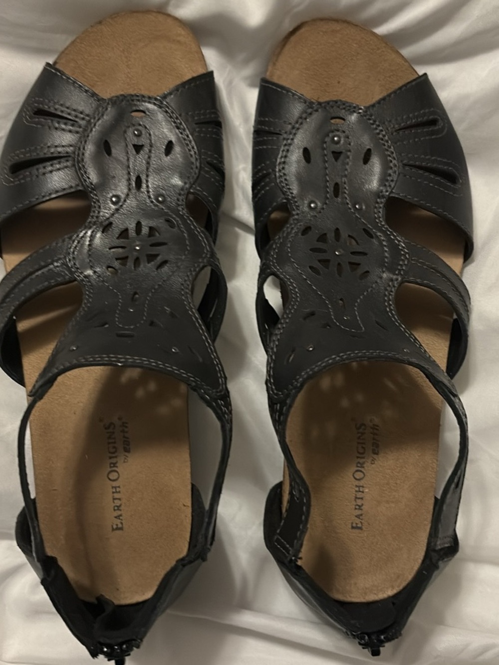 Earth Origins Black Leather Cutout Slide Sandals